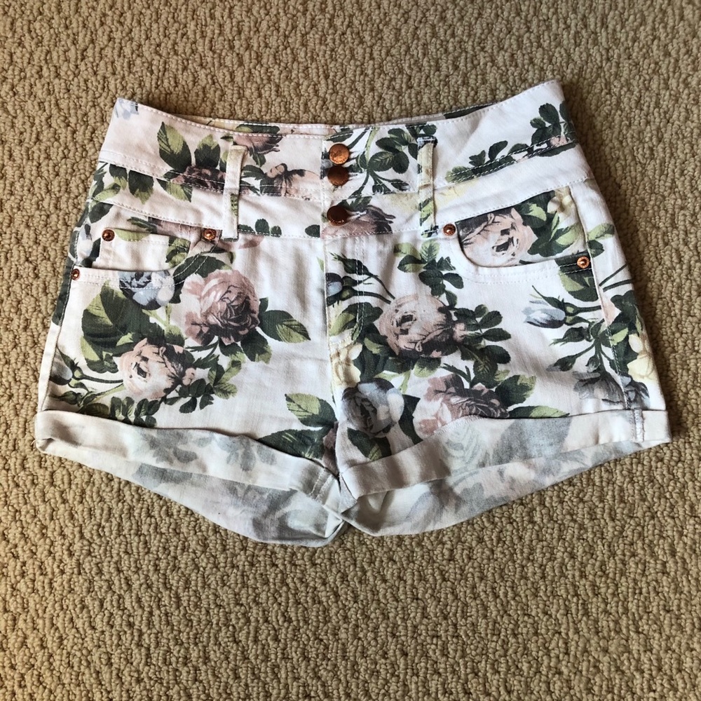 Tinseltown White Floral Denim Shorts